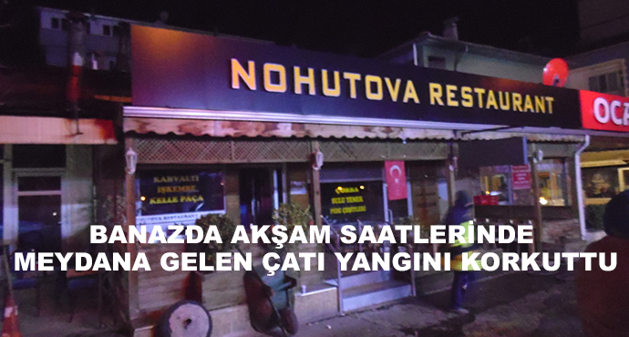 Banazda Akşam Saatlerinde Meydana Gelen Çatı Yangını Korkuttu