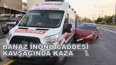 Banaz İnönü Caddesi Kavşağında Kaza